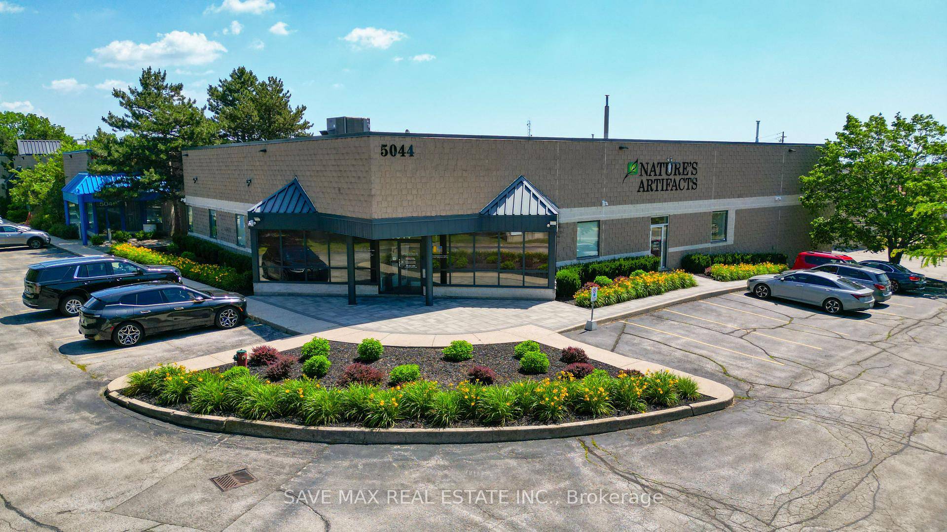 Exceptional 3, 000 sq. ft.