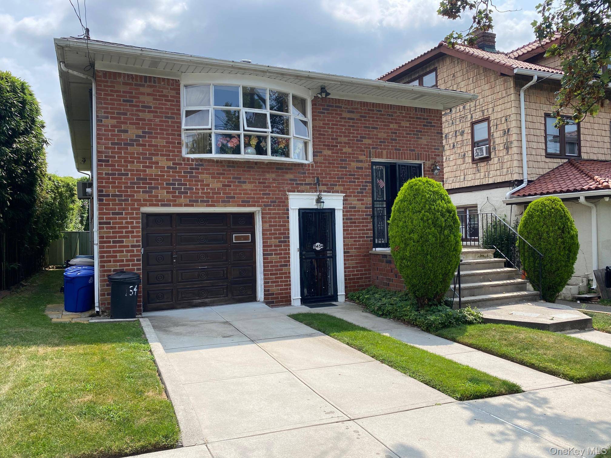 Whitestone Beechurst Detached Brick 1 Family Hi Ranch.