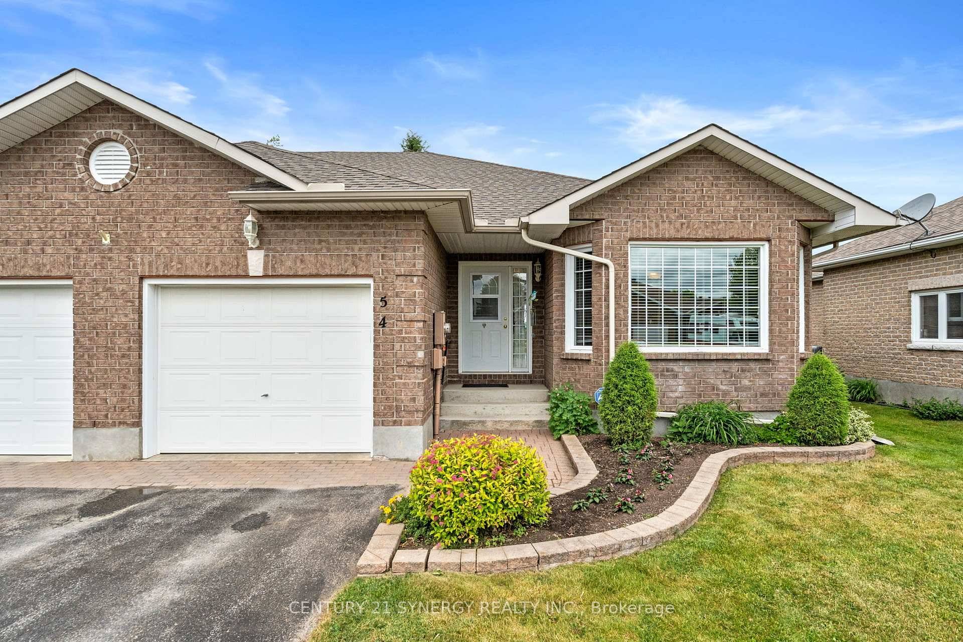 Welcome to your next home right here in Applewood Estates, Kemptville.