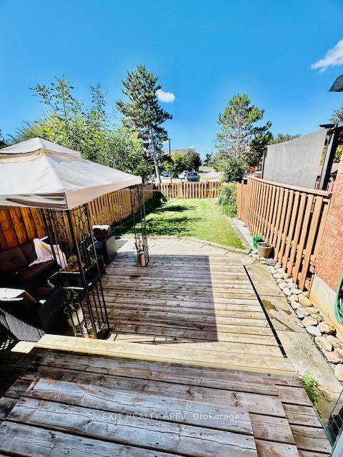 Welcome to this beautifully maintained townhome nestled in a vibrant, family friendly neighbourhood in the heart of Alliston.
