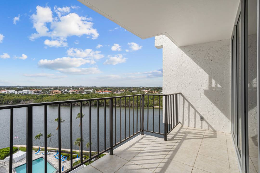 Spend your Florida season surrounded by million dollar Intracoastal views in this 1BR, 1.