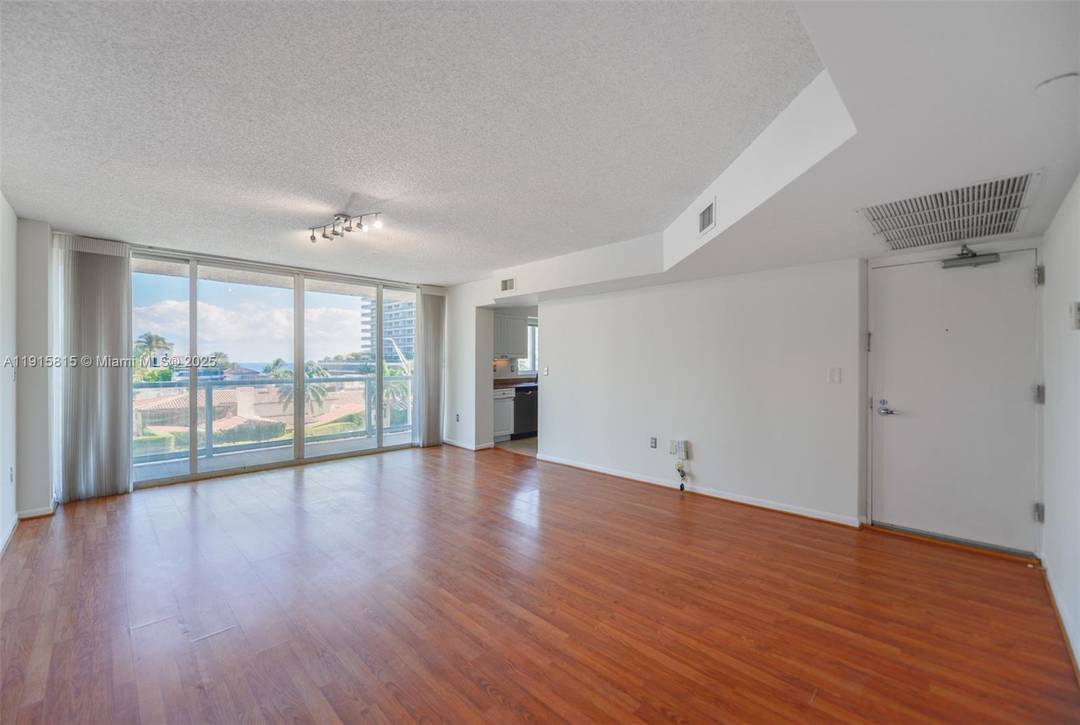 Step into this inviting 2 bed, 2 bath home on Collins Avenue, where bright living spaces open to a private balcony overlooking the energy of Miami Beach.