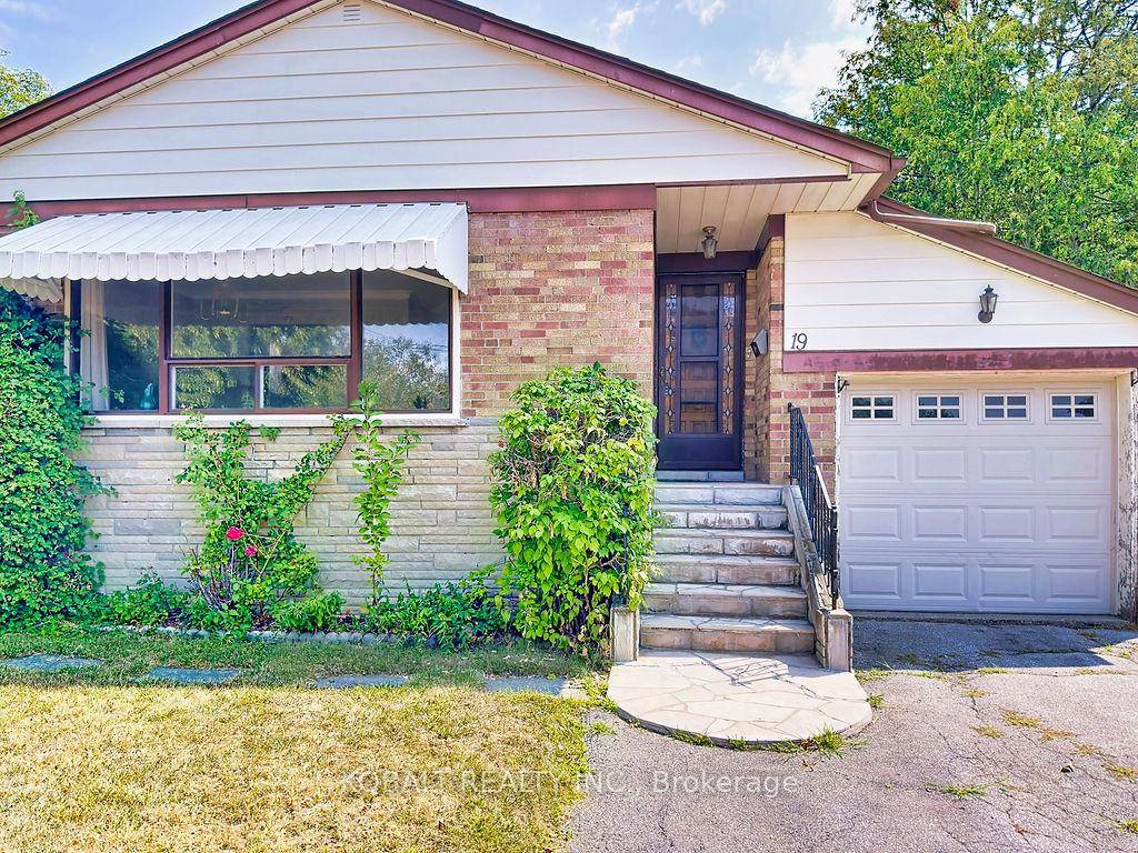 RARE OPPORTUNITY Unlock the full potential of this oversized bungalow, estate sale in one of Cliffcrest's most desirable crescents !