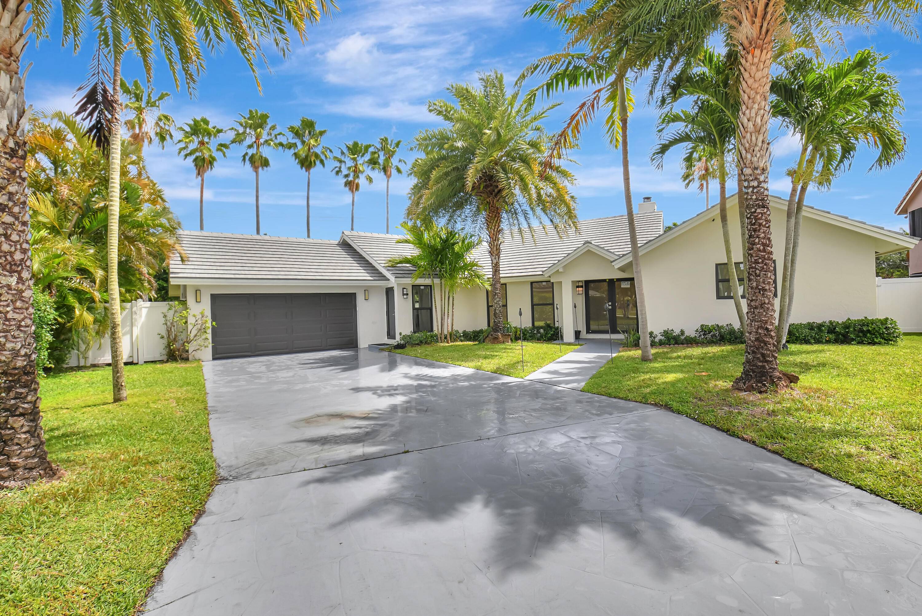 Centrally located. 5 Min From Mall and I 95.