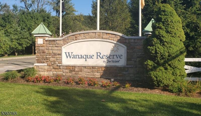 Immaculate, move in ready 4th floor unit in building 7 is conveniently located in the center of this scenic community.