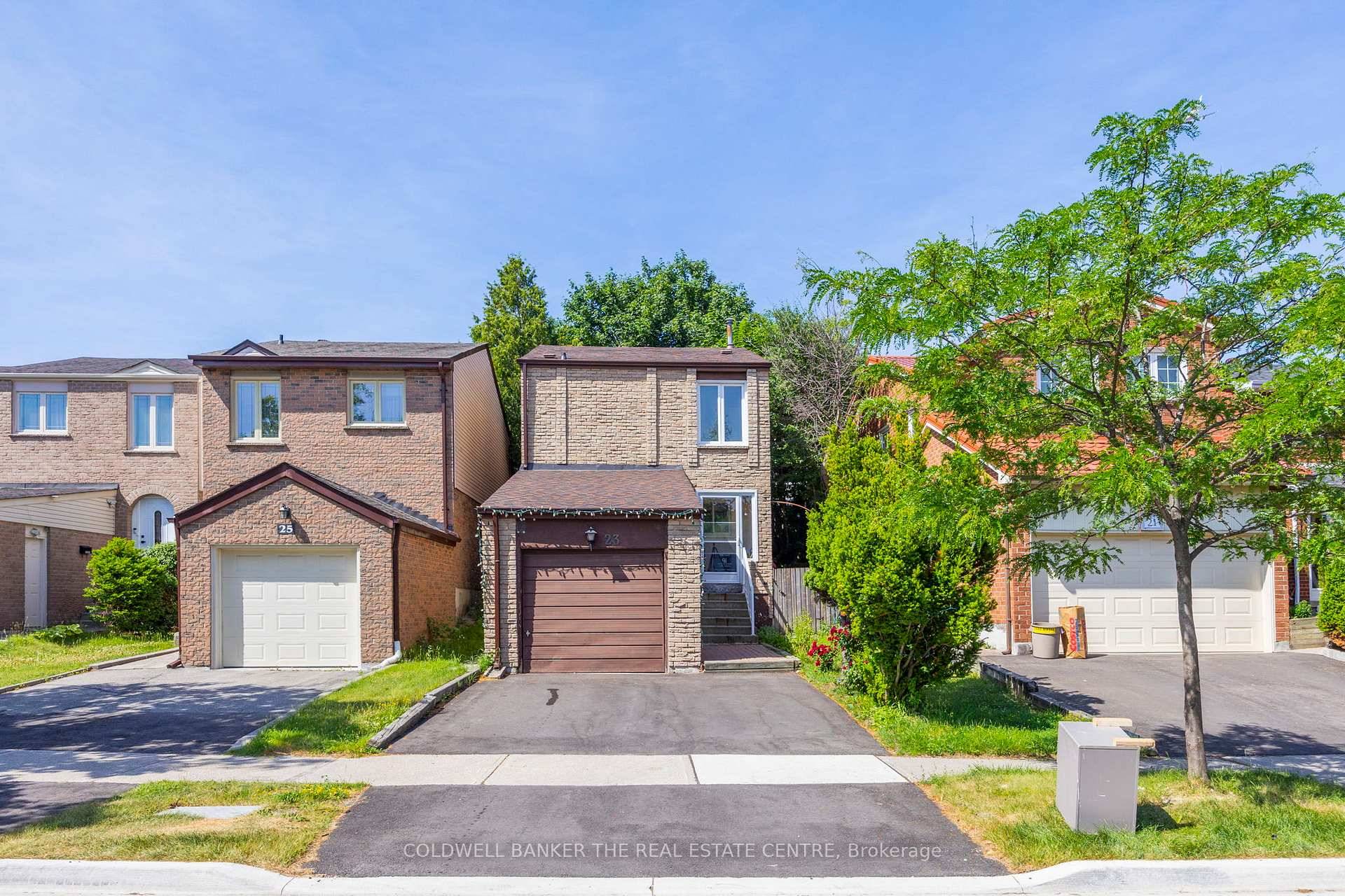 Beautifully Upgraded 3 Bedroom Home in a Prime Area !