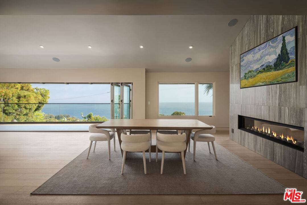 4782   Encinal Canyon Rd 4.0 Malibu LA
