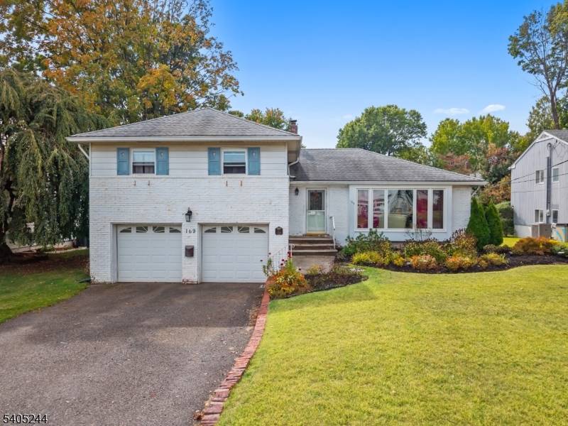 Located in the highly sought after Montclair Heights section of Clifton, this beautifully maintained home offers 3 bedrooms and 2 full bathrooms with a layout designed for both everyday living ...