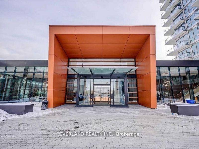 Luxurious 2 Storey 3 Bedroom Townhouse 1, 166 SF AS PER MPAC Located In Bayview Village Of North York.