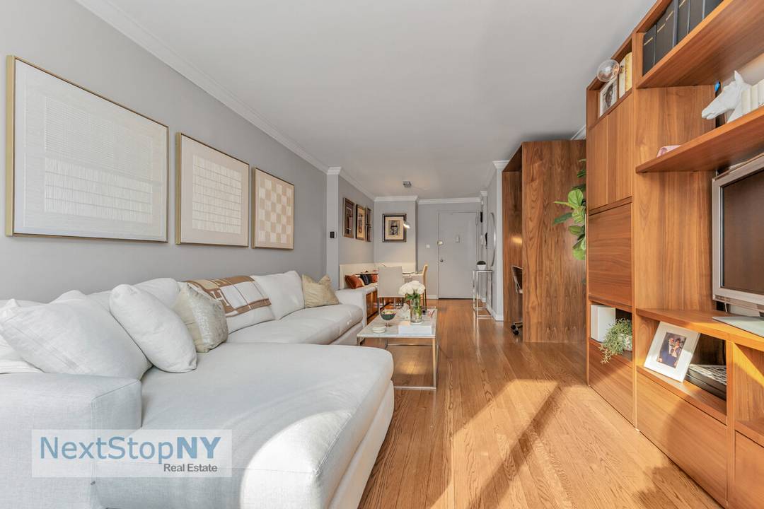 Welcome to this fully renovated one bedroom residence at The Brevard, situated on a high floor with western exposure showcasing dramatic skyscraper views and beautiful afternoon light.