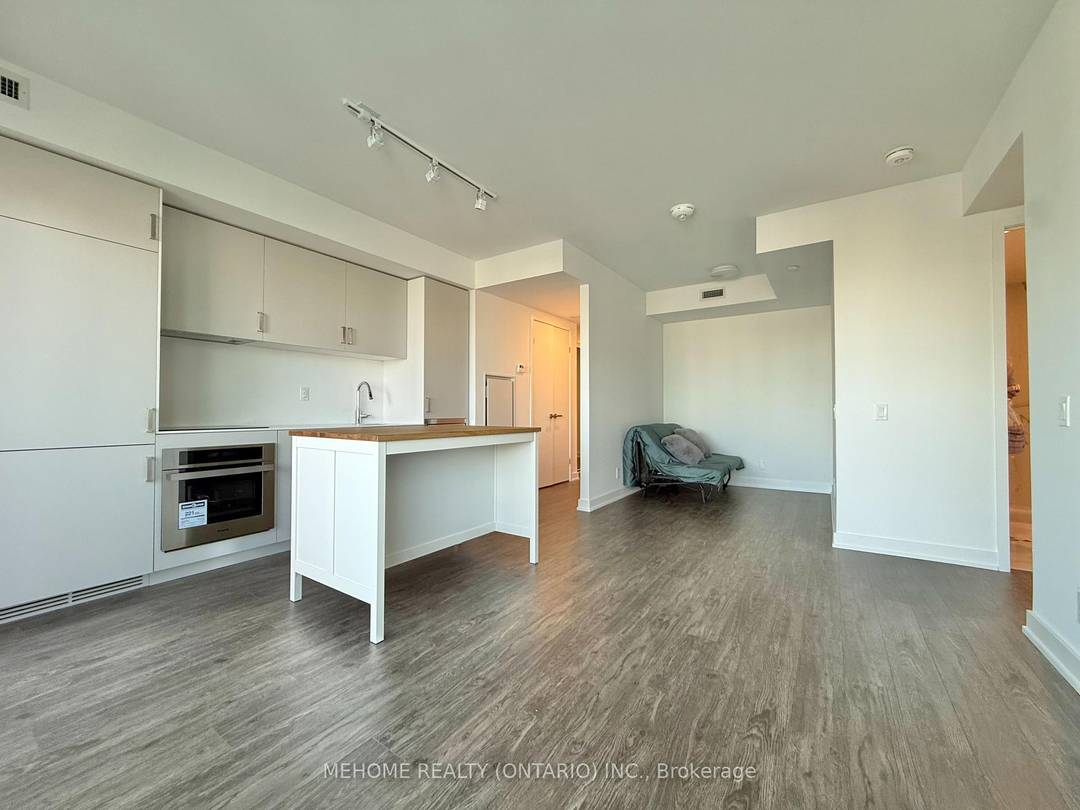 FULLY FURNISHED ! STUDENTS ARE WELCOME !