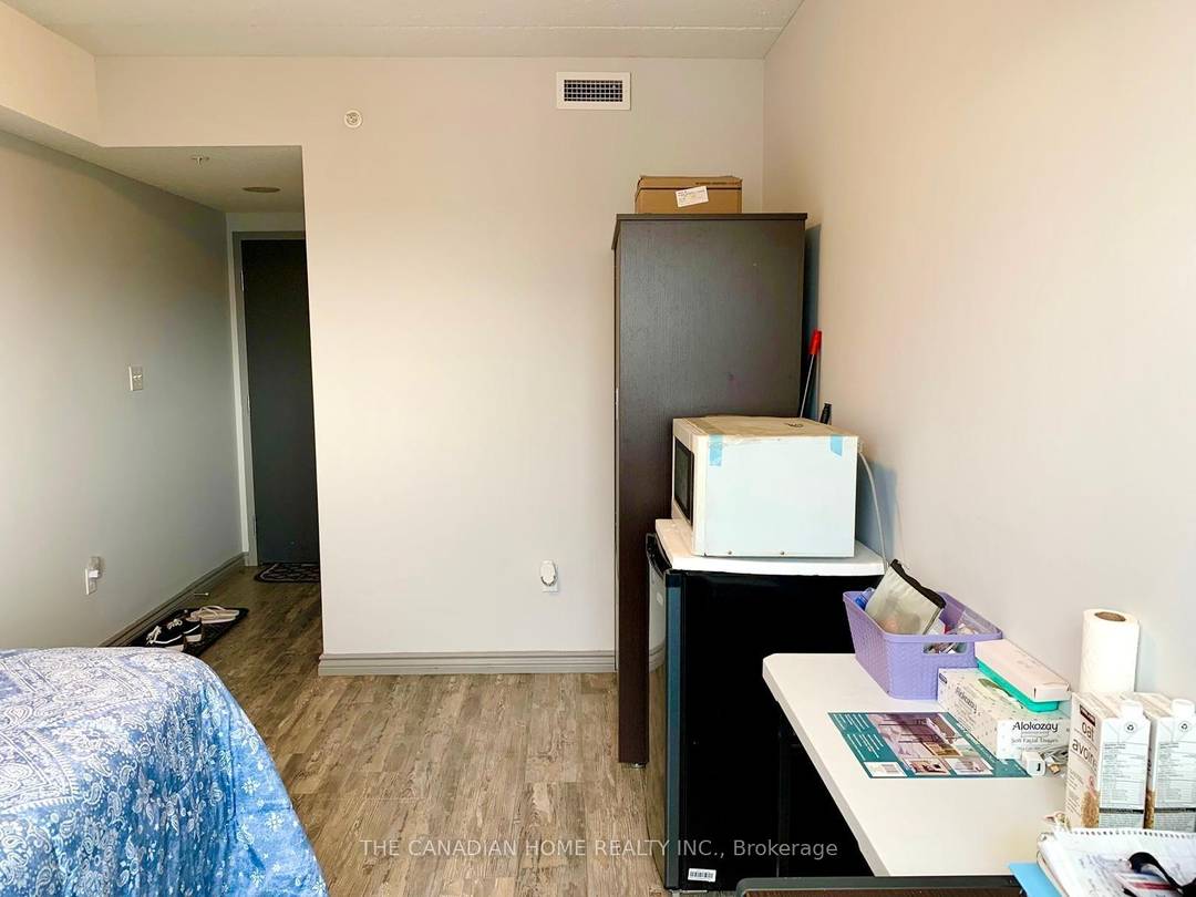 This elegant and well maintained unit features a bright, spacious bedroom with a private ensuite washroom, available for sublease from January to April.