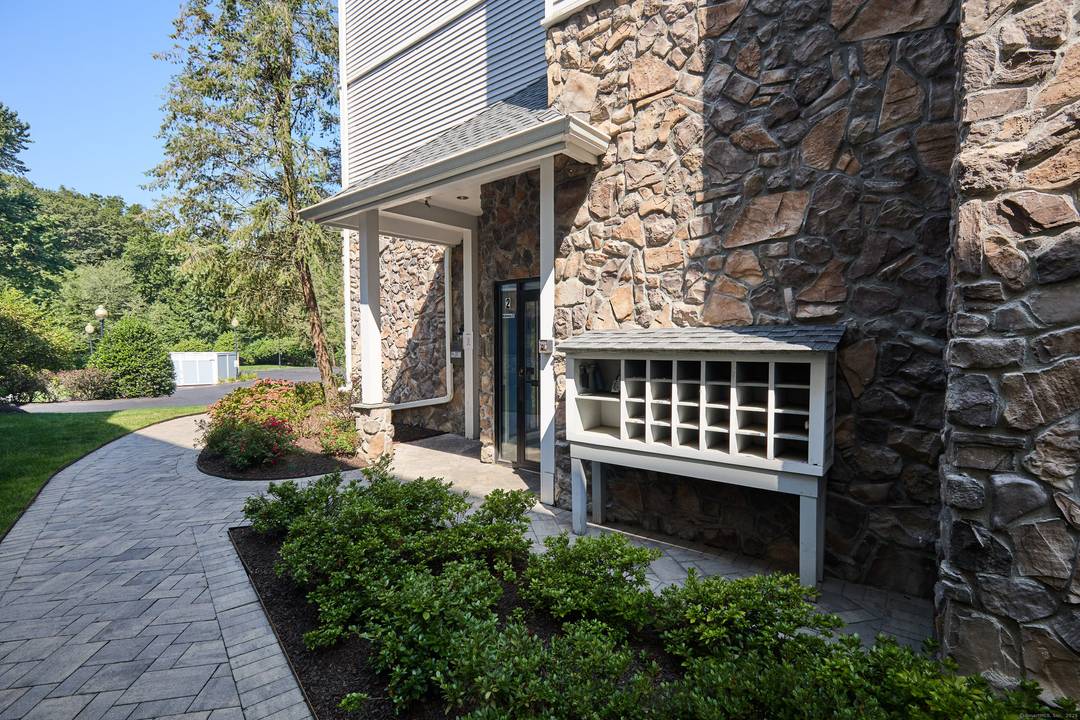 Location ! West Norwalk near the Darien border.