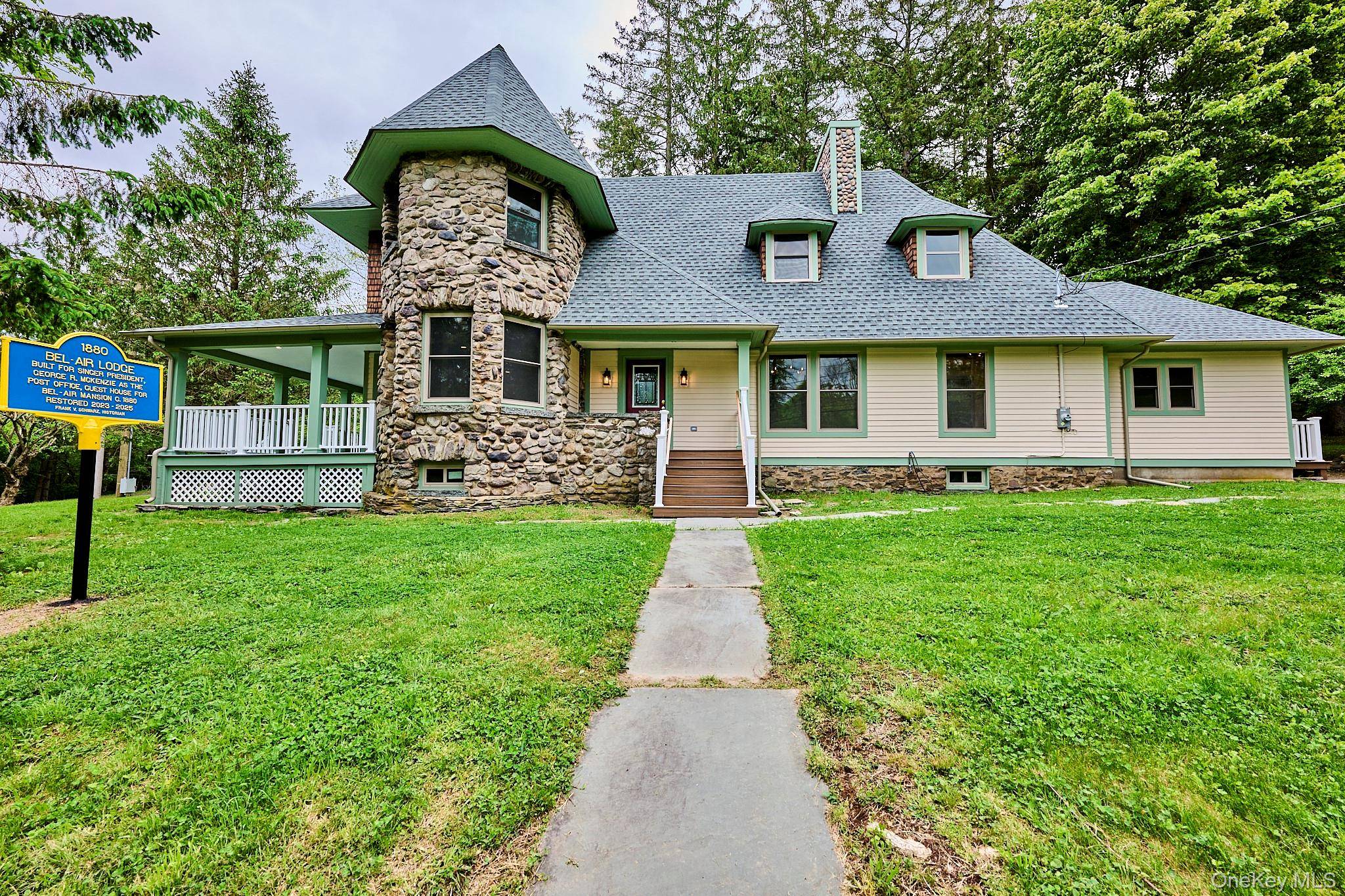 OWNER FINANCING TO WELL QUALIFIED BUYERS Step into history with this truly distinctive property The Bel Air Lodge.