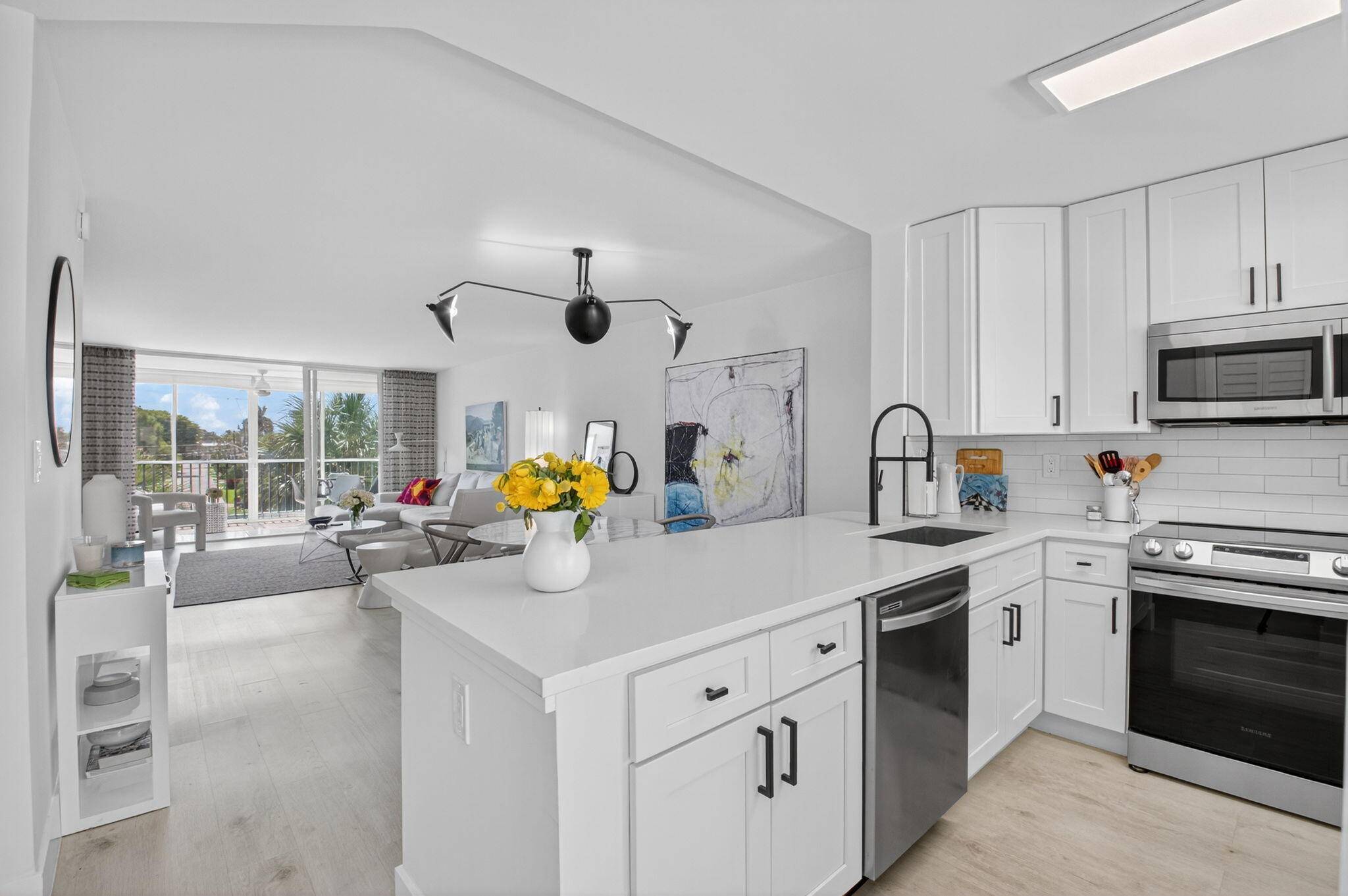 Step off the elevator to a stunning marina view !
