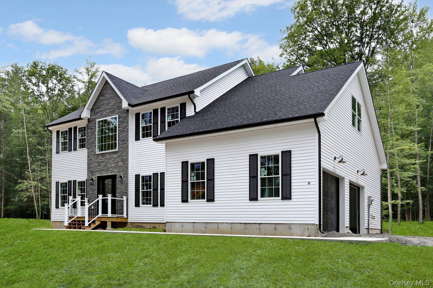 MOVE IN JUST IN TIME FOR THE HOLIDAYS WHERE STYLE, SPACE amp ; COMFORT COME TOGETHER !