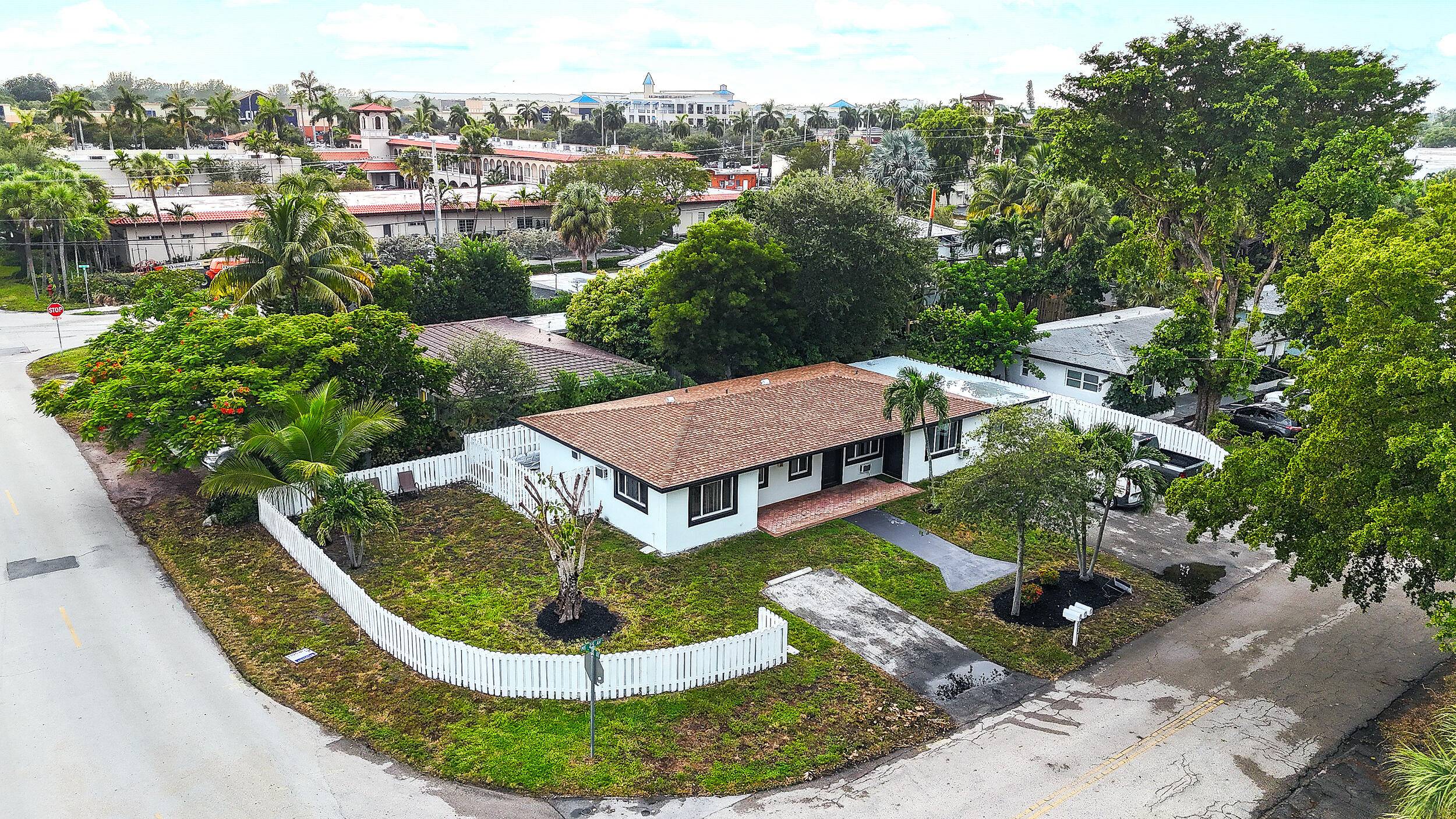 Investor Opportunity East of Federal Hwy Pompano Beach Triplex 800, 000.