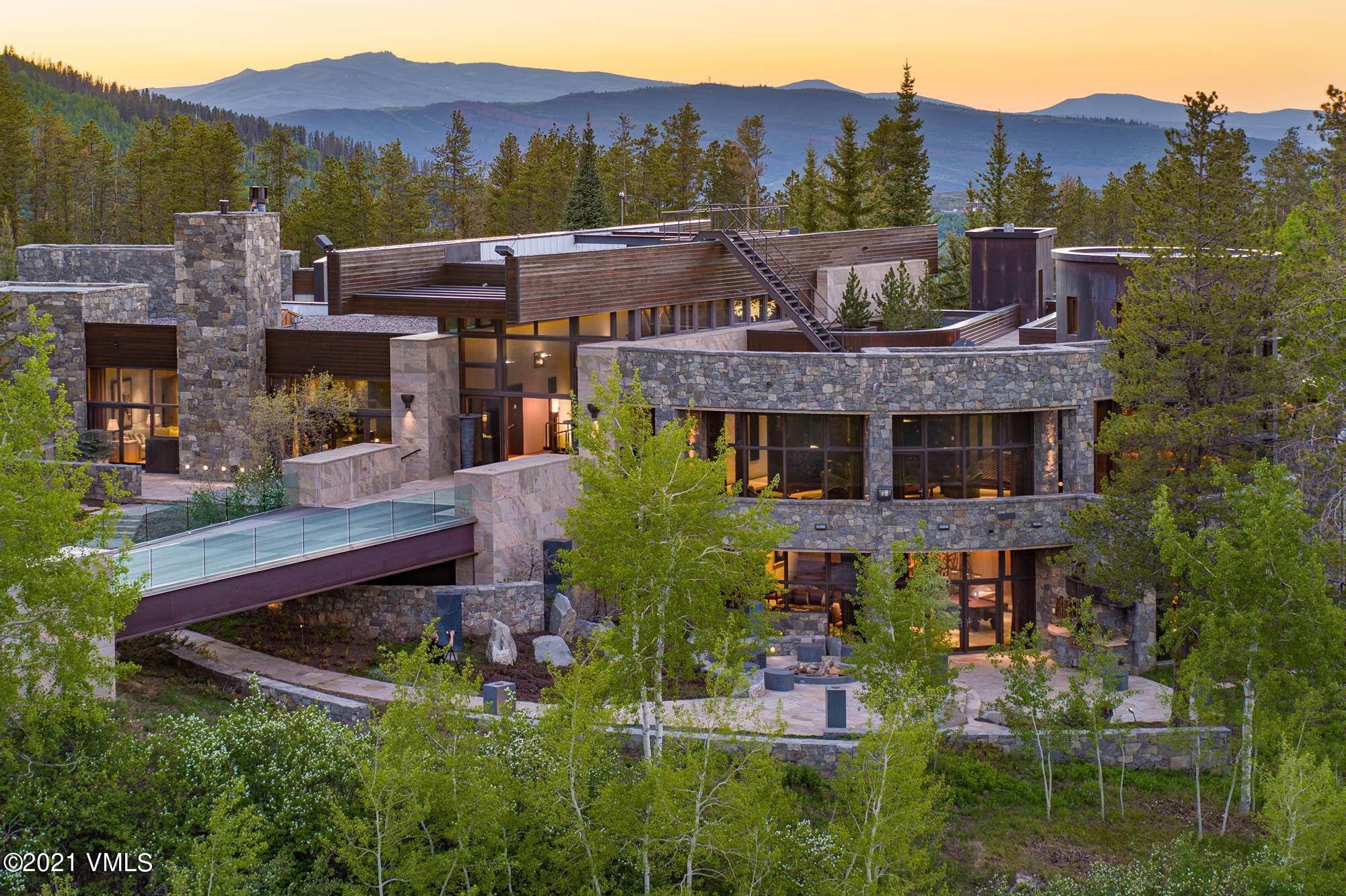 Main House 30, 350 SF 8 beds Coyote Lodge 27, 850 SF 1 bed Ridge Guest House 5, 321 SF 4 beds Cabin Guest House 3, 276 SF 3 beds ...