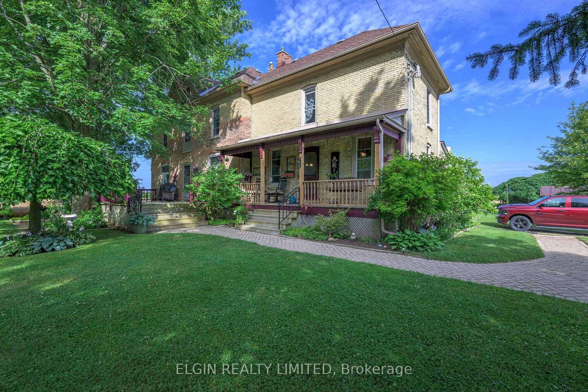 Welcome to the country ! If you love homes with character, this one is for you !