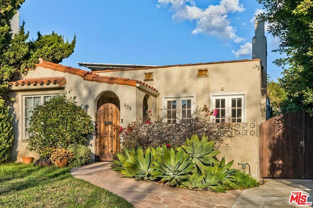 830  N Spaulding Ave 2BR Hollywood Hills East La