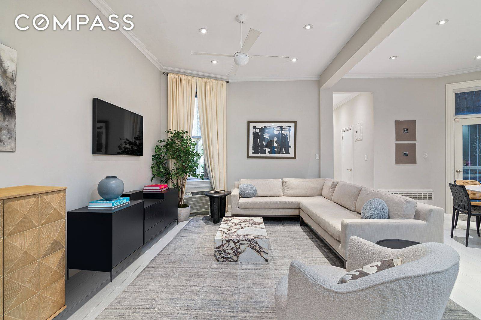 UNCOMMON PRIVACY, UNBEATABLE SIZE You simply won't find a West Village residence with living areas or bedrooms more private than this one.