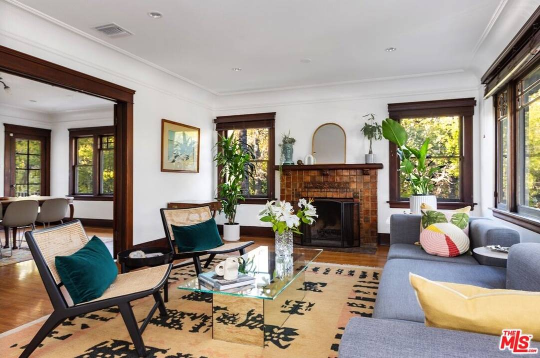 5850  Foothill Dr 3BR Hollywood Hills East La