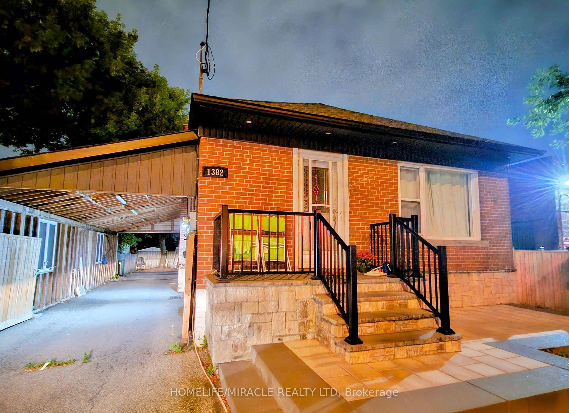 Bright amp ; Spacious 2 Bedroom Basement Apartment in a family friendly Scarborough neighborhood.
