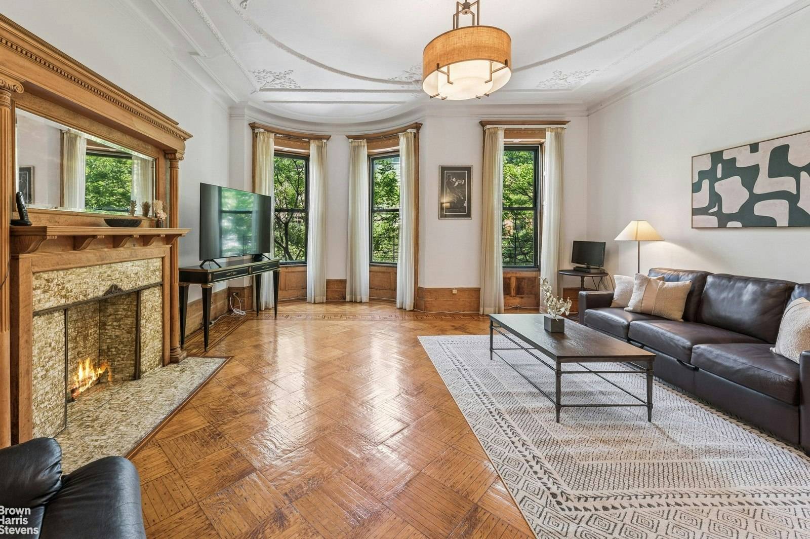 Exquisite Historic Townhouse in the Heart of South Harlem Step into a world where historic elegance meets modern sophistication.