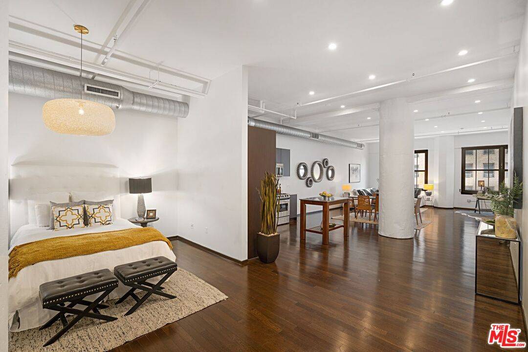 1645 Vine St 1BR Hollywood Hills East La