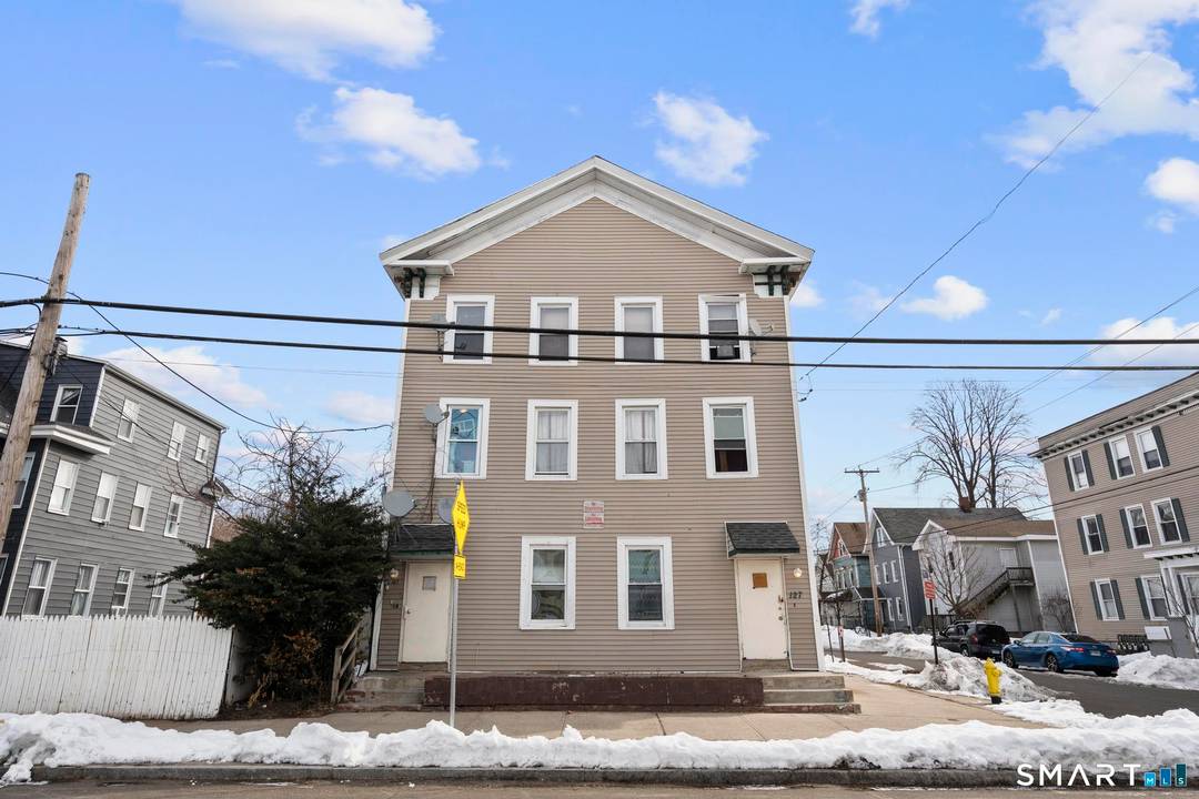 Great opportunity to own a 6 unit multifamily property in New Haven's Fair Haven neighborhood.