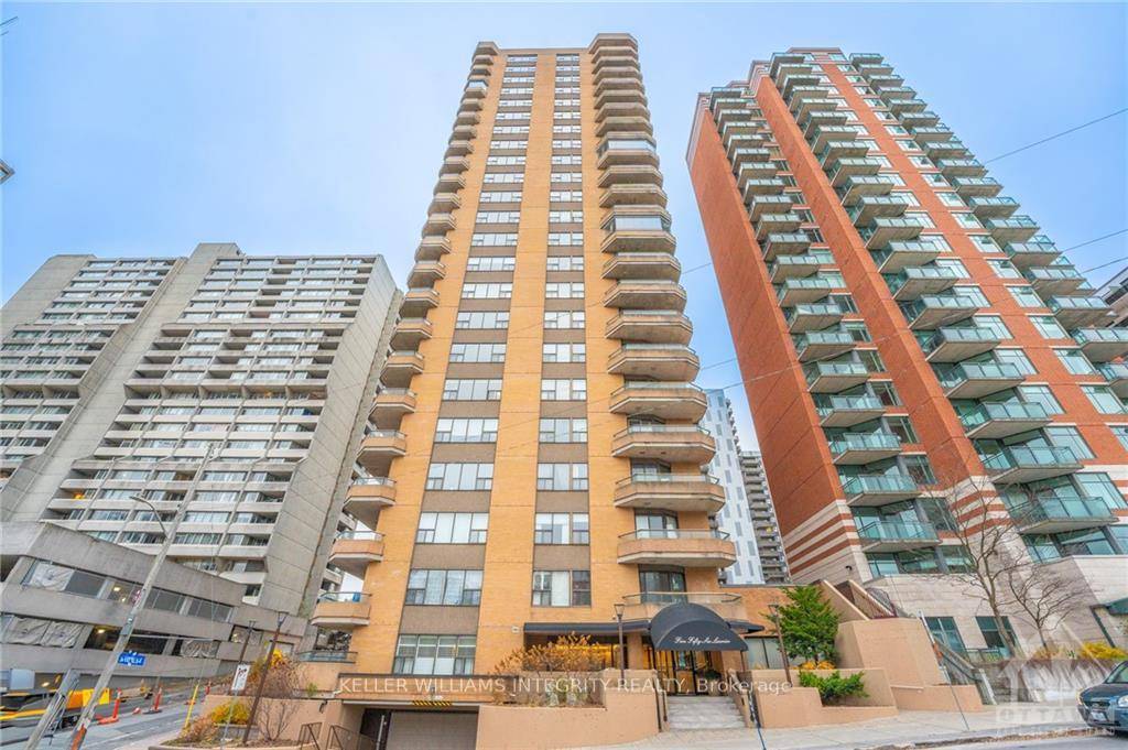 Welcome to this beautifully updated 2 bedroom, 2 bathroom condo, perfectly located near Parliament Hill, the Rideau Centre, and the LRT.