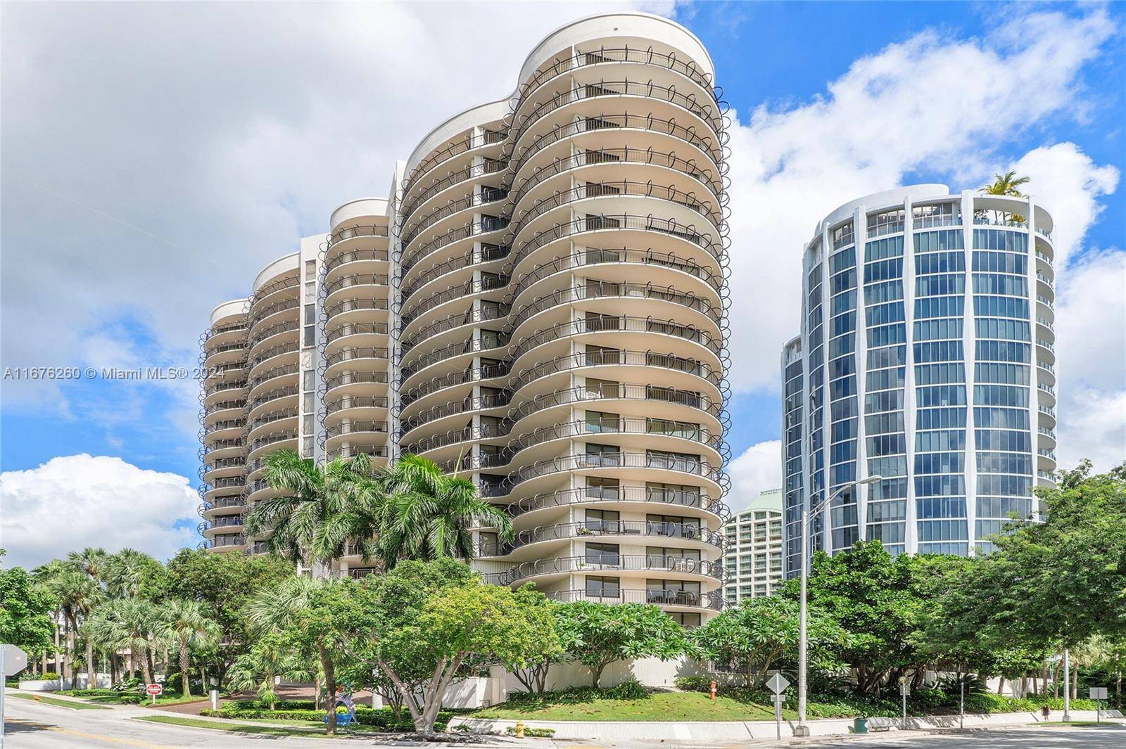 Live at Grove Towers right in the heart of Coconut Grove, one of Miami's most desirable neighborhoods !