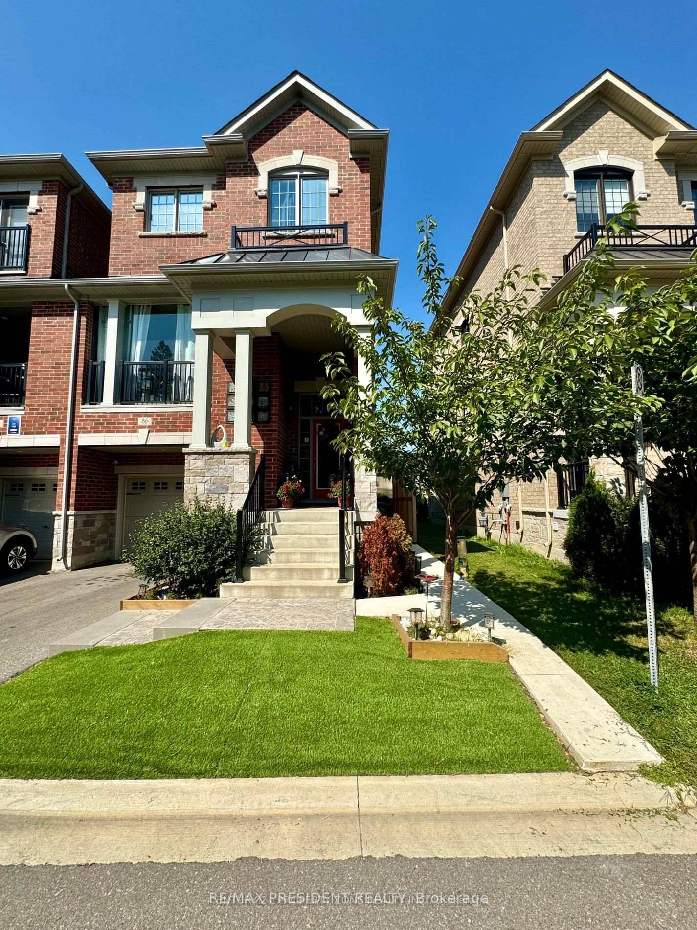 Beautiful 1 Bed, 1 Bath fully furnished basement in Brampton's most demanding area Financial Dr and Mississauga Rd.