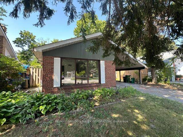 Recently renovated beautiful backsplit 3 with three bedrooms and a finished basement.
