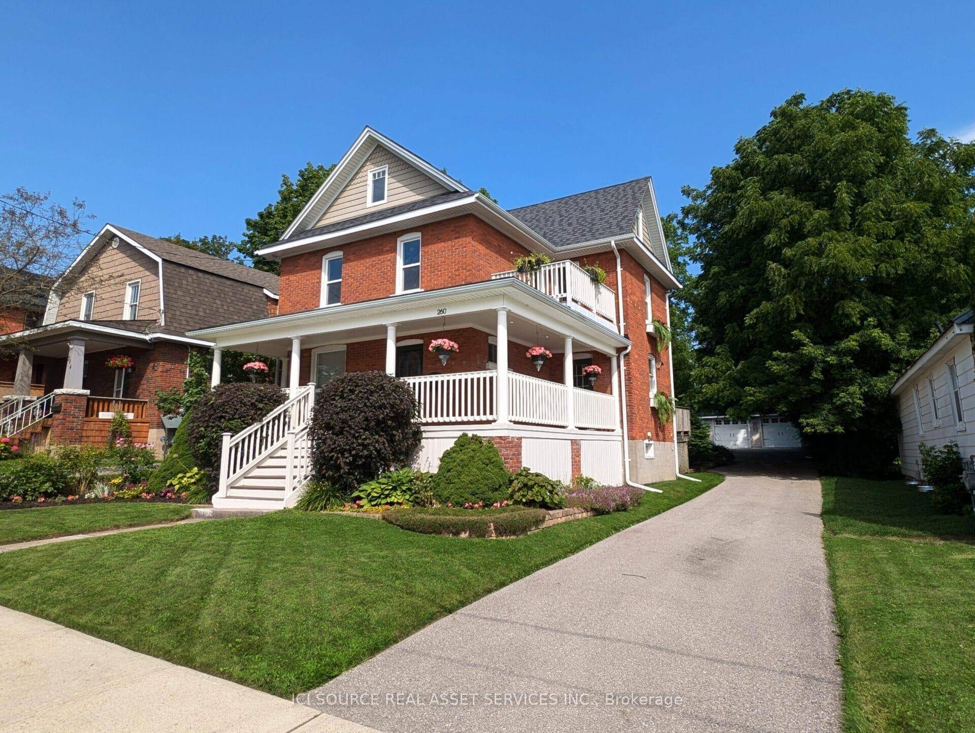 Charming Century Home in Prime Orillia Location !
