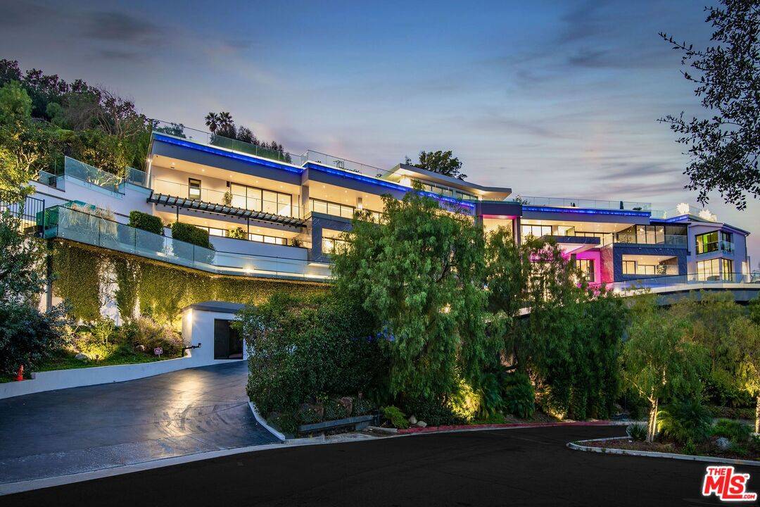 10979   CHALON RD Bel Air LA