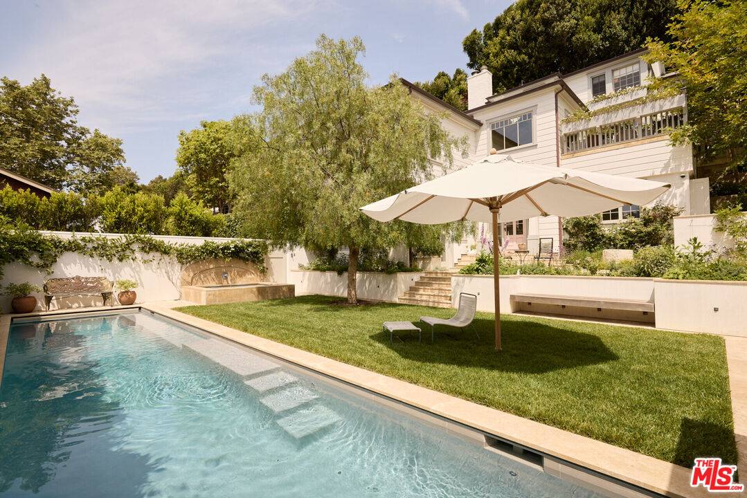 239 W Channel Rd 4BR Pacific Palisades La