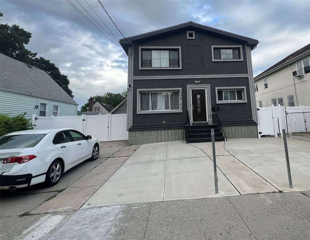 2 FAMILY HOUSE EXPERTLY MAINTAINED BY OWNER, LARGE LOT 4, 370 SQFT LOTS OF PARKING UP TO 7 CARS WITH PRIVATE DRIVEWAY AND 2 CAR GARAGE