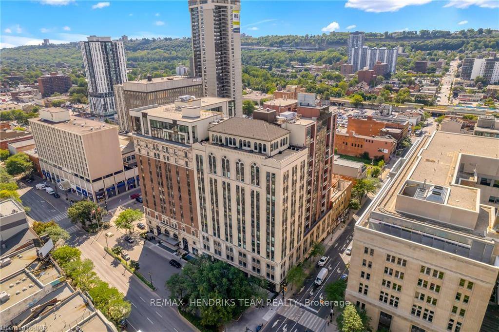 The best condo deal in all of Hamilton !