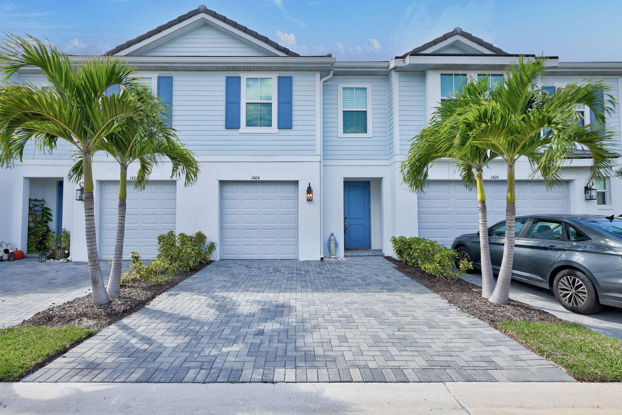 Beautiful 2 story, brand new townhouse in vibrant Stuart, featuring 3 bedrooms, 2.
