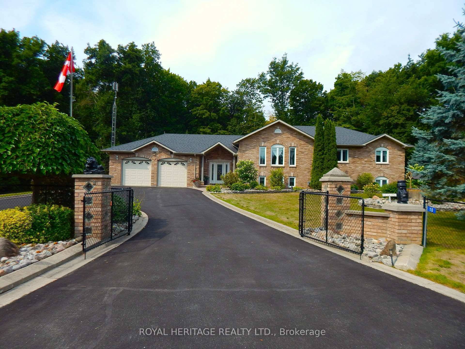 Welcome to this exceptional all brick bungaloft, offering the perfect blend of style, space, and flexibility all nestled on a beautifully landscaped 1 acre lot.