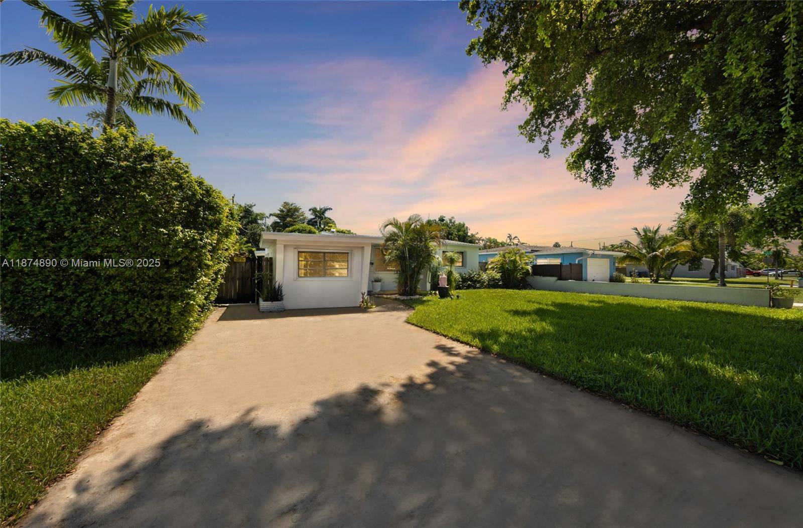 Highly sought after Hollywood location !