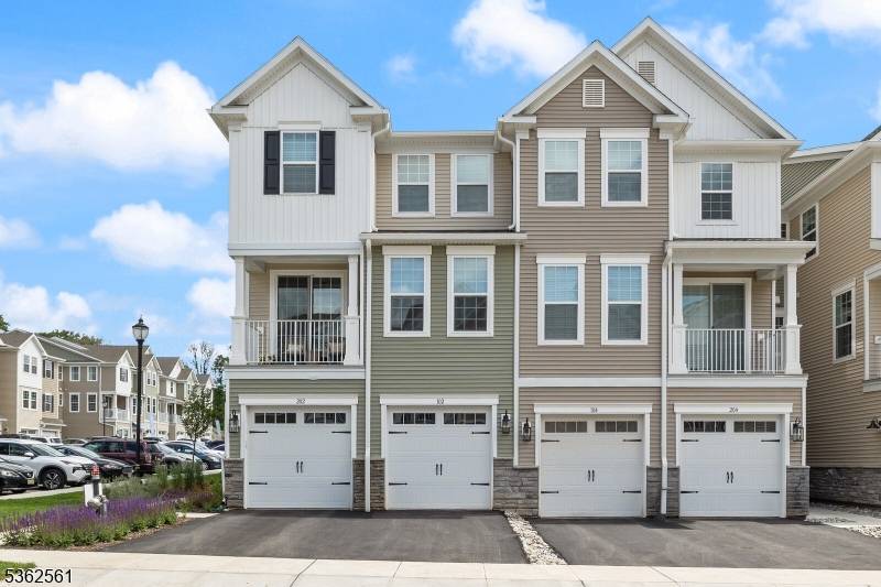 LAST END UNIT TOWNHOME LEFT IN HILLS AT WARREN !