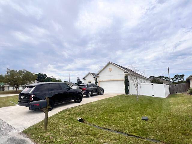 Beautiful 4 beds 2 bath home, corner lot.