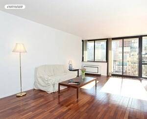 New to market Stunning Sun Drenched Studio Apartment in the Heart of the Upper East Side.
