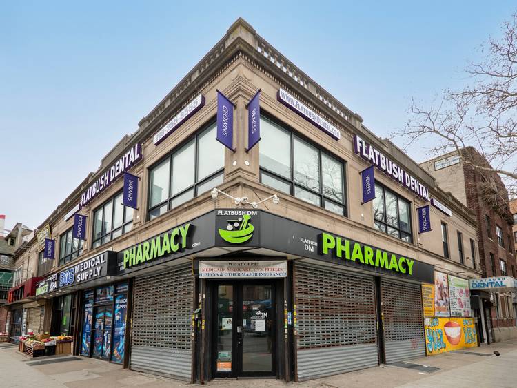 PRIME CORNER RETAIL OPPORTUNITY 1218 Flatbush Avenue, Brooklyn Position your business at the corner of a very active commercial corridor.