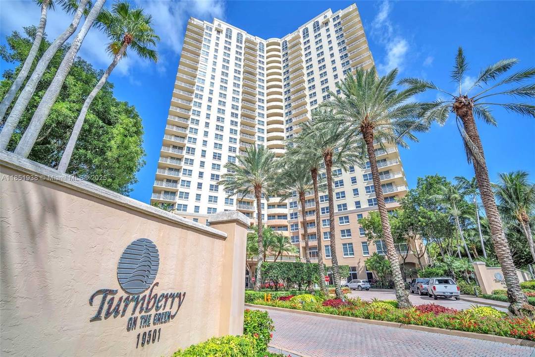 Experience upscale living in this beautiful condominium located in the prestigious Turnberry on the Green.