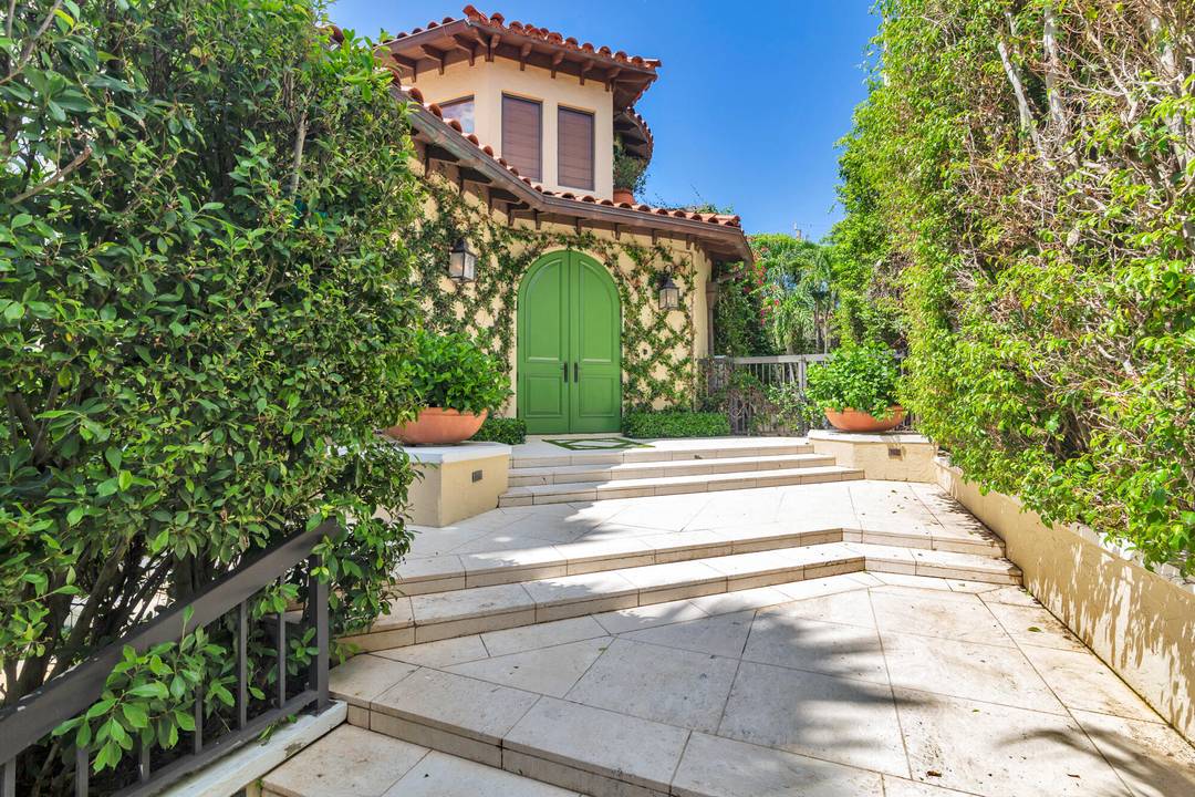 This Italianate 3 bedroom, 3.