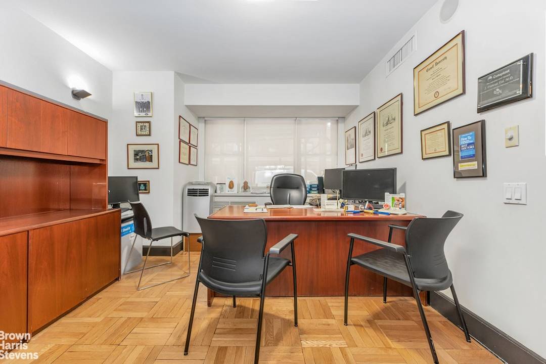 E. 60's Live Work or use as Office 1450ft CONDO 699K !