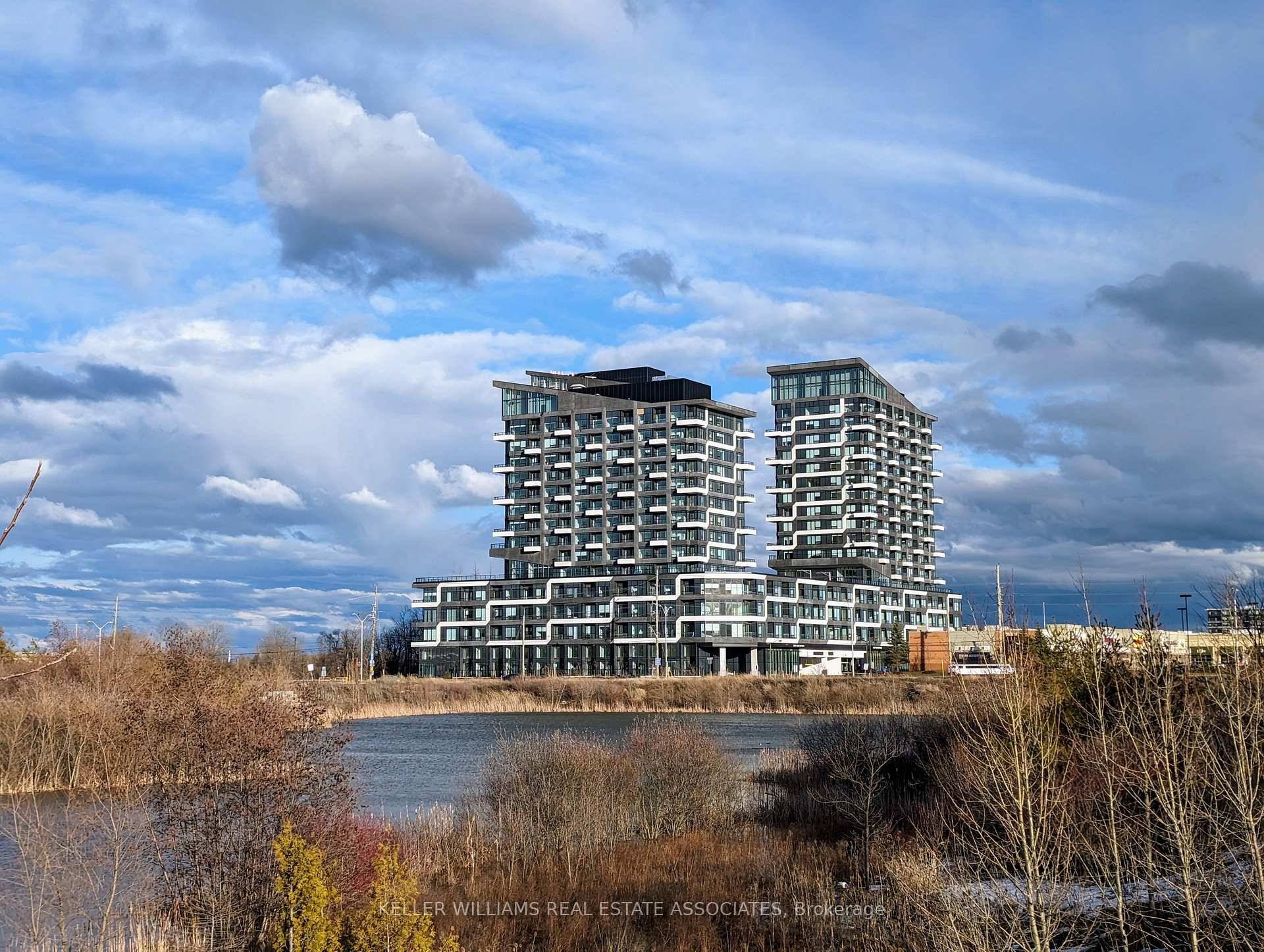 Welcome To This Stunning Penthouse Corner Unit Situated In The Highly Desirable Uptown Core Area Of Oakville.